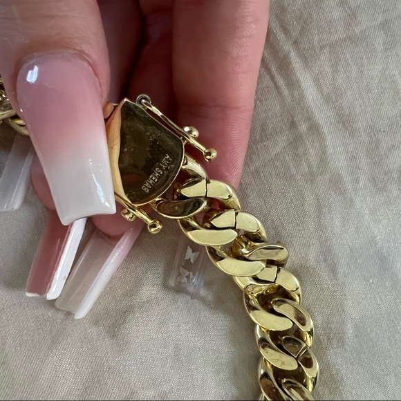 AMY SHEHAB - Picture 4 of 5